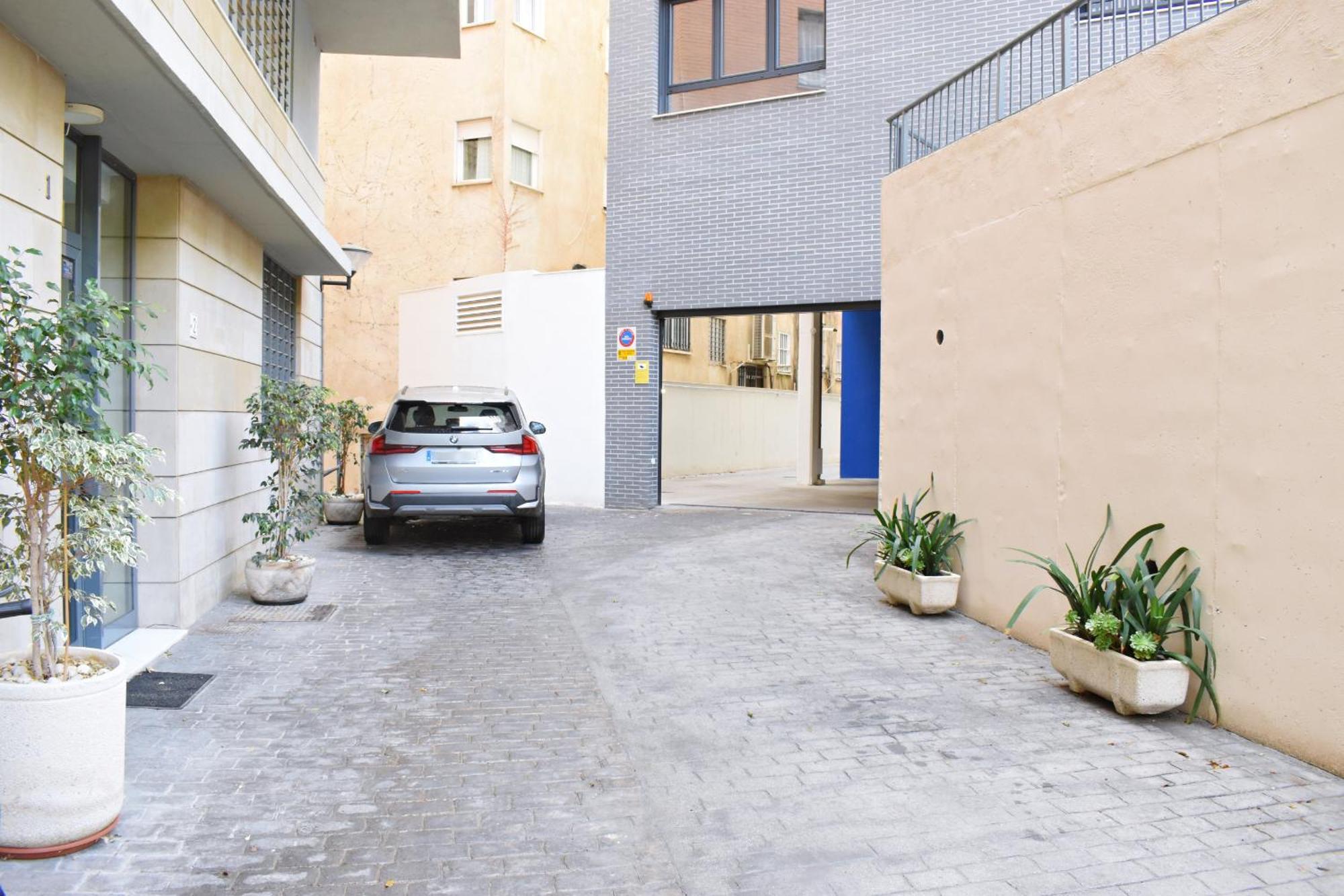 Apartment Malagueta's Cozy With Parking And Swimming Pool Malaga