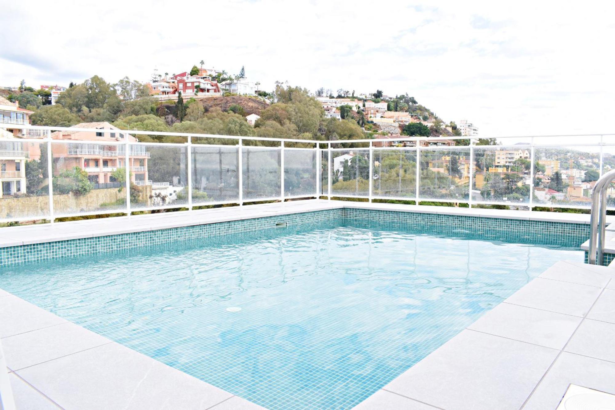 Malagueta's Cozy With Parking And Swimming Pool Apartment Málaga